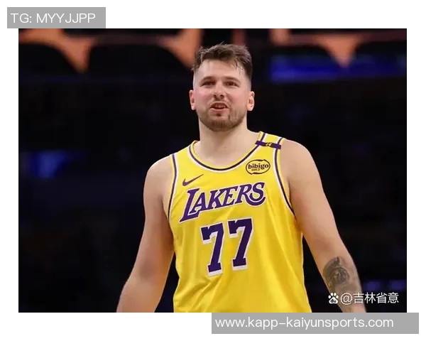 东契奇赛前状态良好决定出战球队配合默契多次命中三分球 东契奇赛前状态良好决定出战球队配合默契多次命中三分球